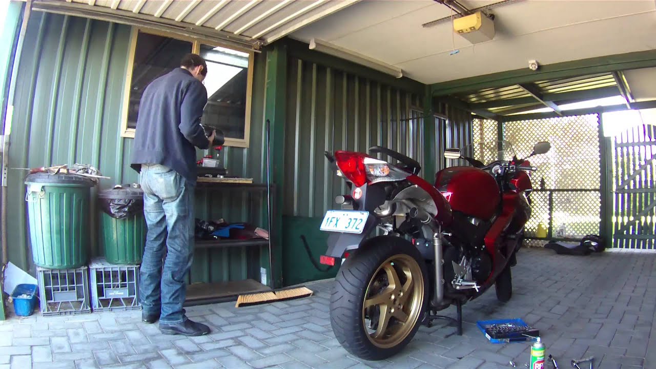 Leo Vince Install on my VFR800
