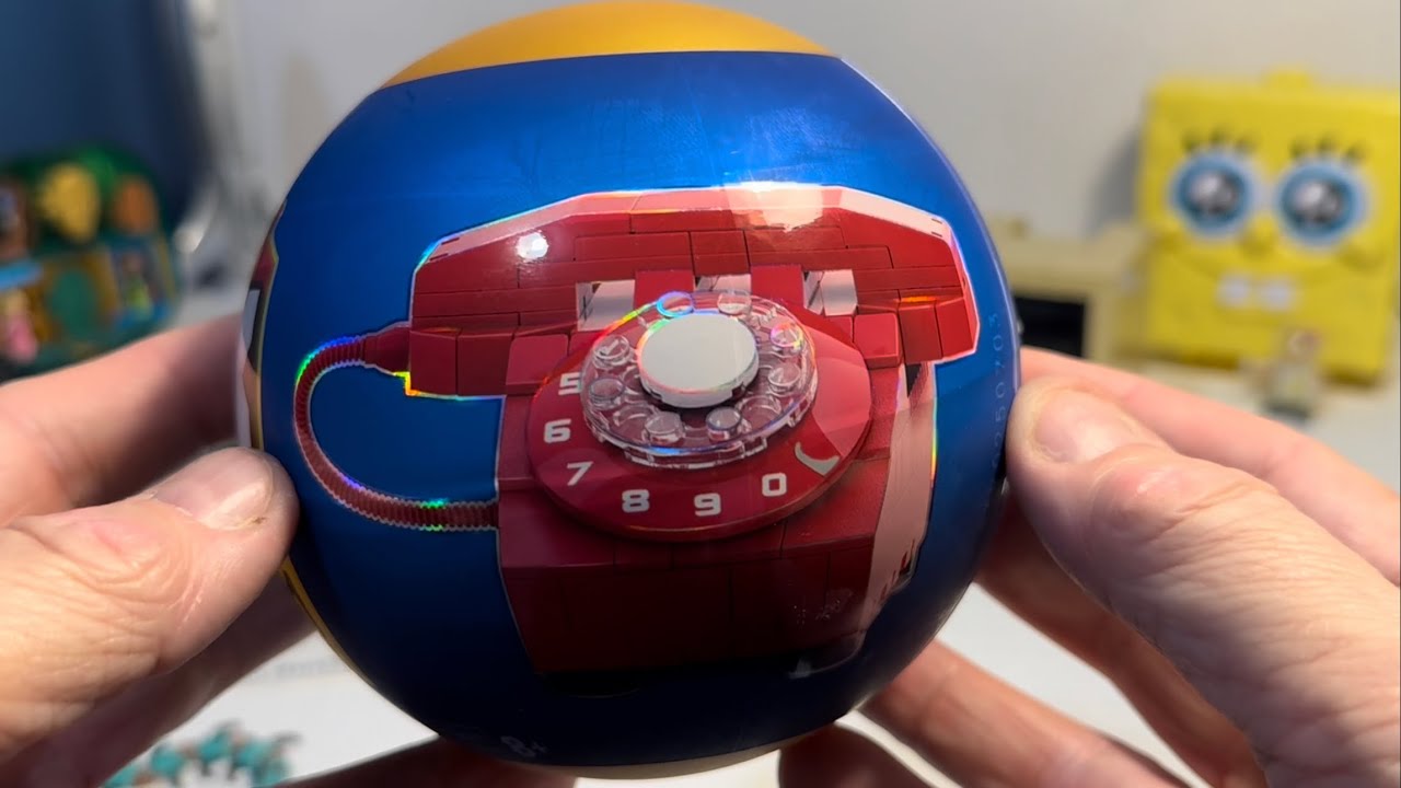 Speed-Building the Zuru MAX Retro Red Dial Telephone