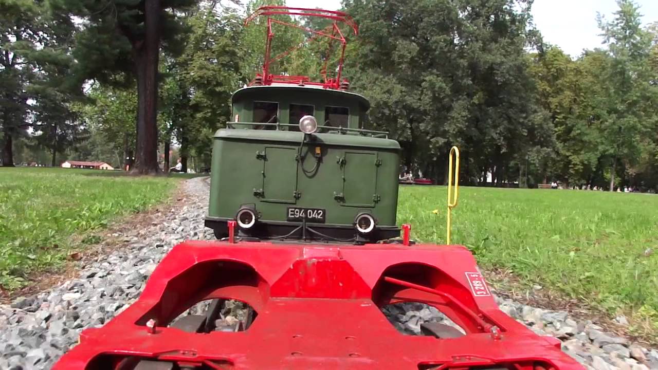 E 94 042
