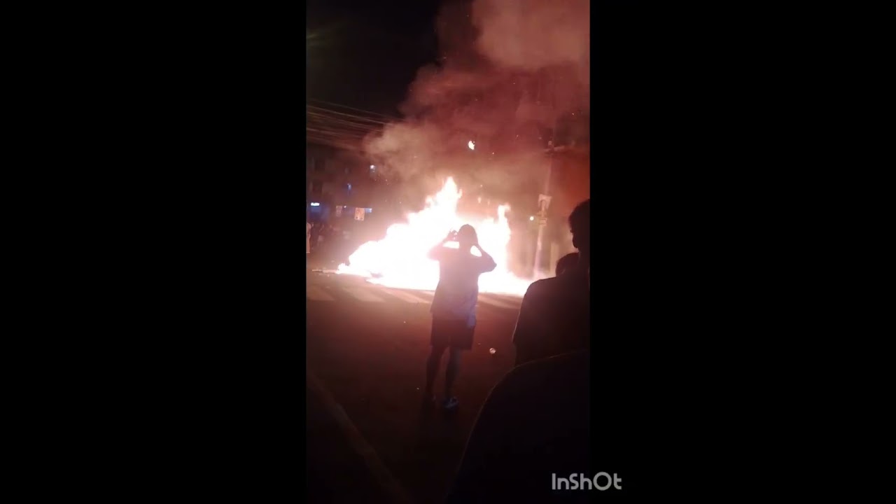 Quema de monigote La Monja gigante.. Sur de Guayaquil..