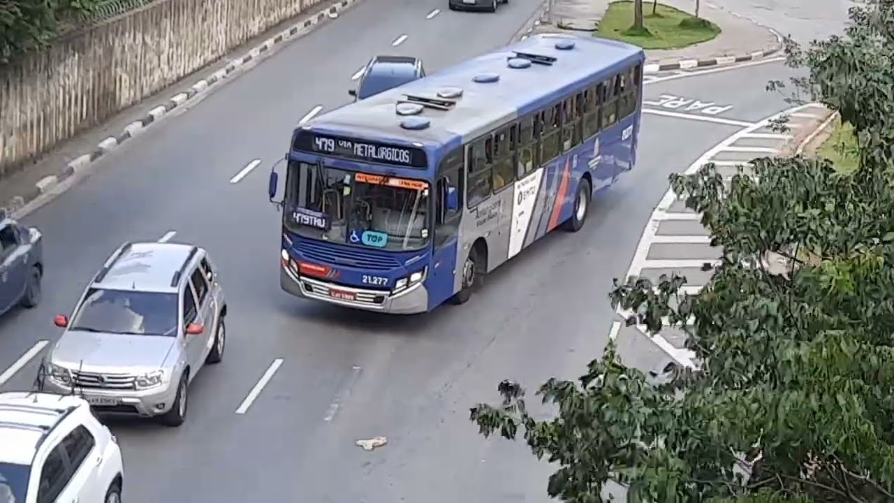 MOVIMENTAÇÃO DE ÔNIBUS, DE CIMA DA ESTAÇÃO DE OSASCO#estaçãodetrem#onibus#metró#armênia.