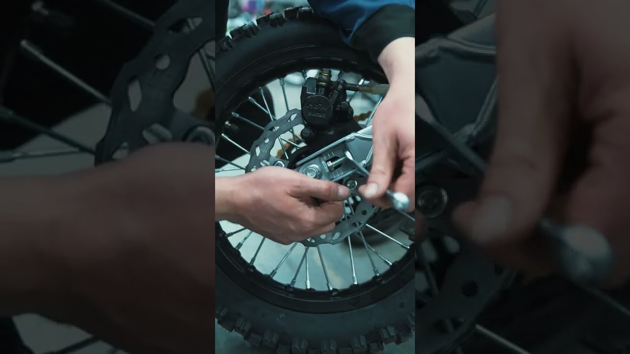 как натянуть цепь на питбайке
