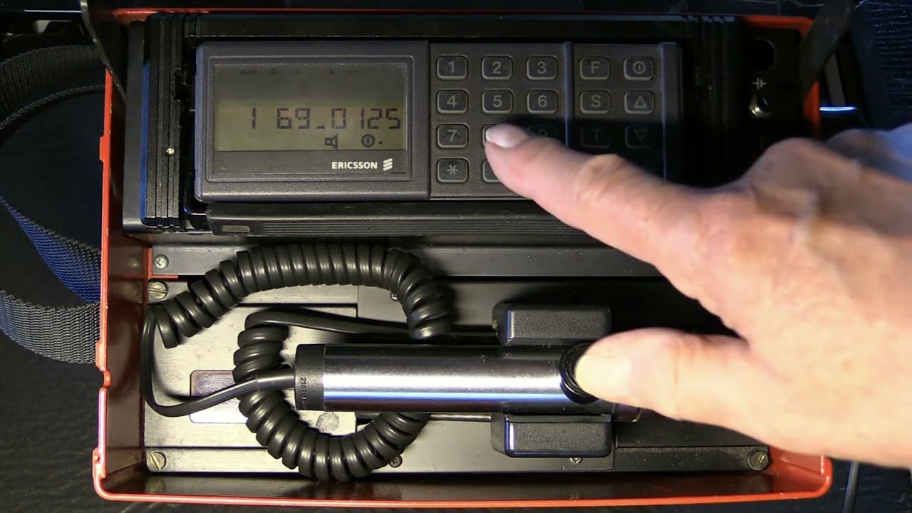 Ericsson C702 i bärväska, 11-ton och 5-ton CCIR. VHS