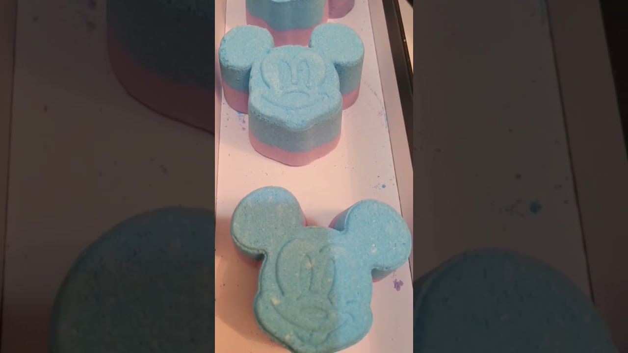 What's inside these Mickey Mouse Bath Bombs?! 💍