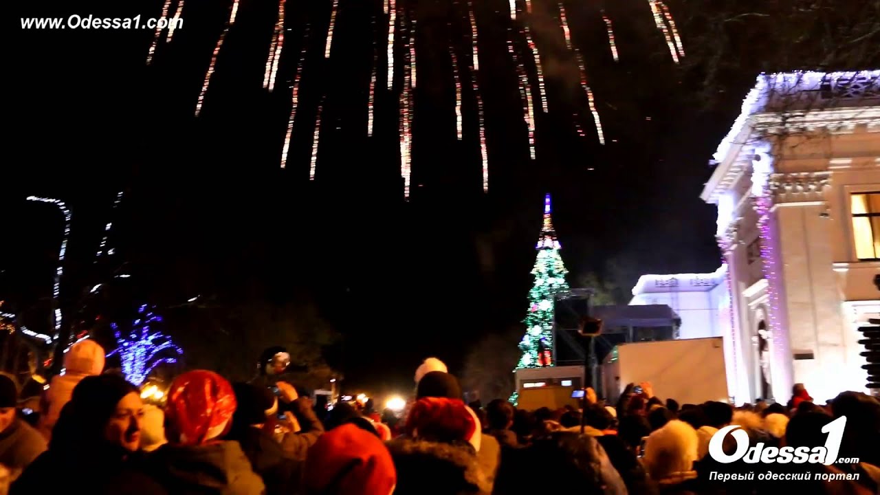Odessa1.com - Новогодний салют в Одессе на Думской площади 2016