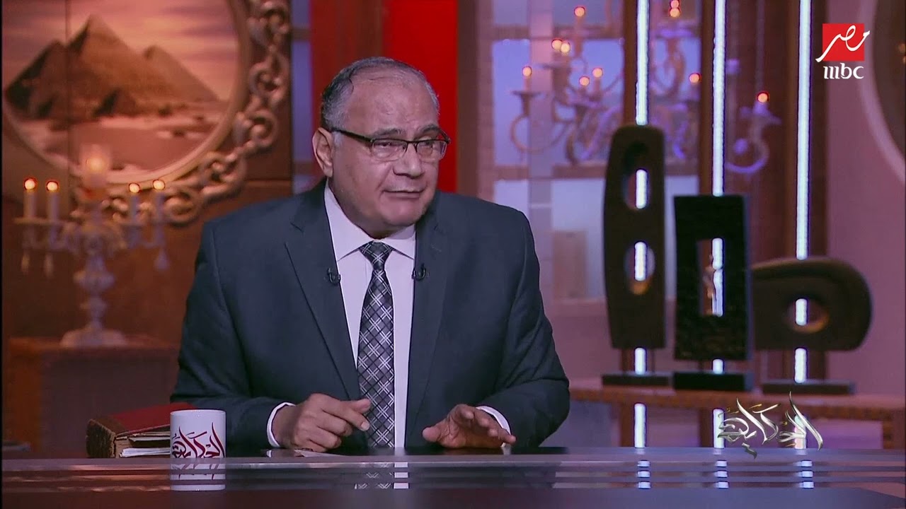 حديث الوجه والكفين اللي هو مرجعية الحجاب اتقال بعد وفاة الرسول ب٢٤٠ سنة وضعيف ومرسل ومنقطع