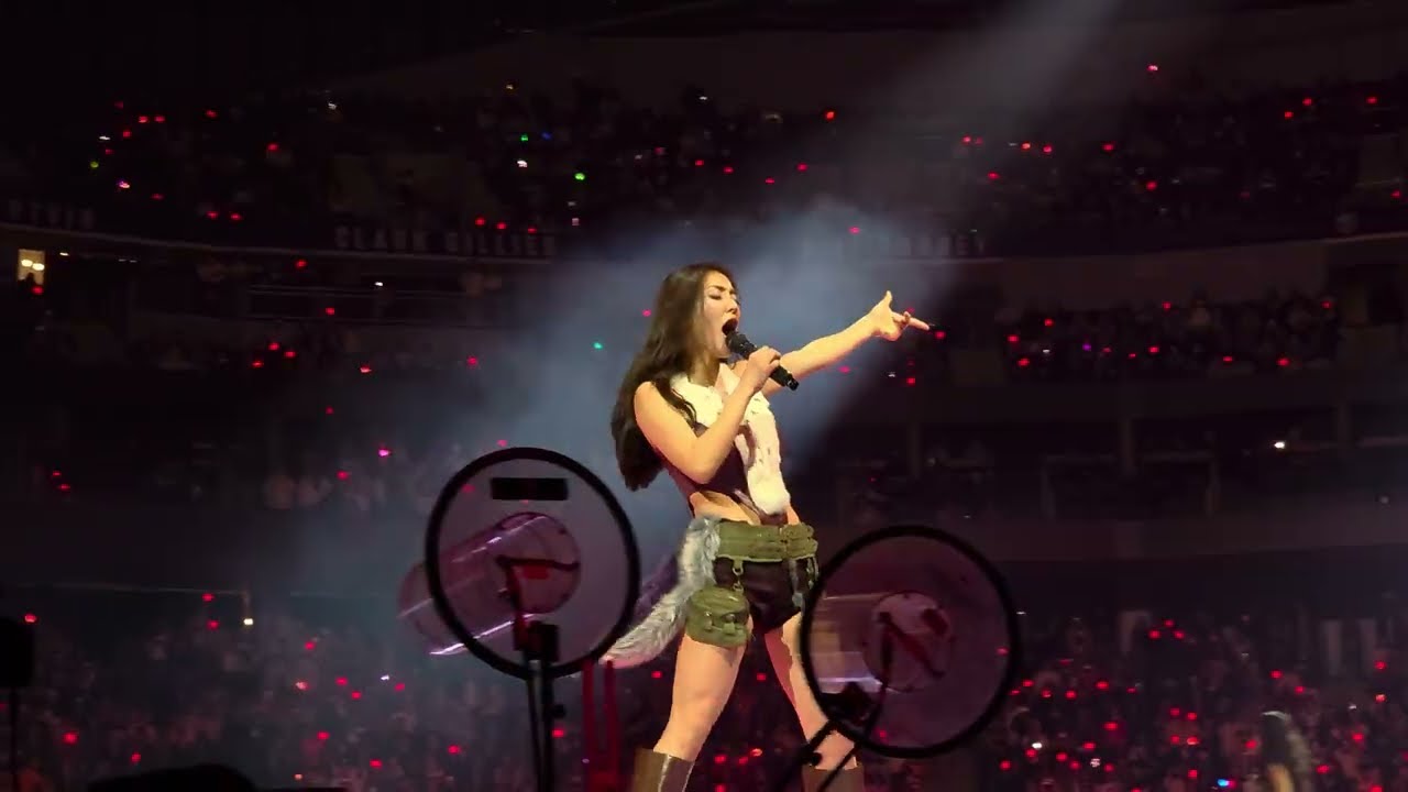 TWICE - TAKEDOWN (Jeongyeon, Jihyo, Chaeyoung) 4K60 @ UBS Arena Elmont NY 260220