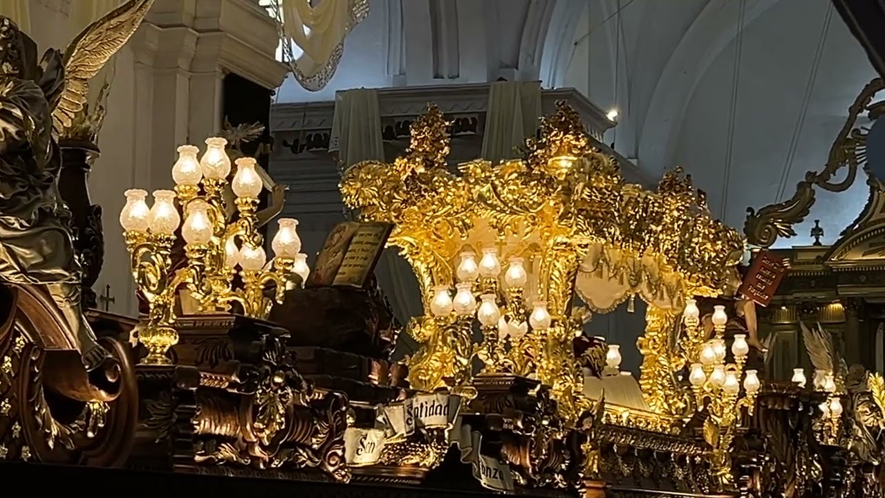 Salida del Señor Sepultado de la Escuela de Cristo Noviembre 2024 || Marcha Fúnebre Cruz Pesada