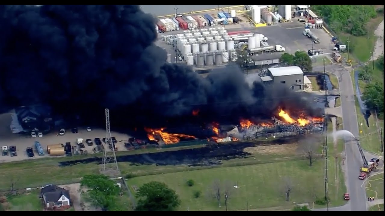 Massive fire burns at industrial facility in Texas