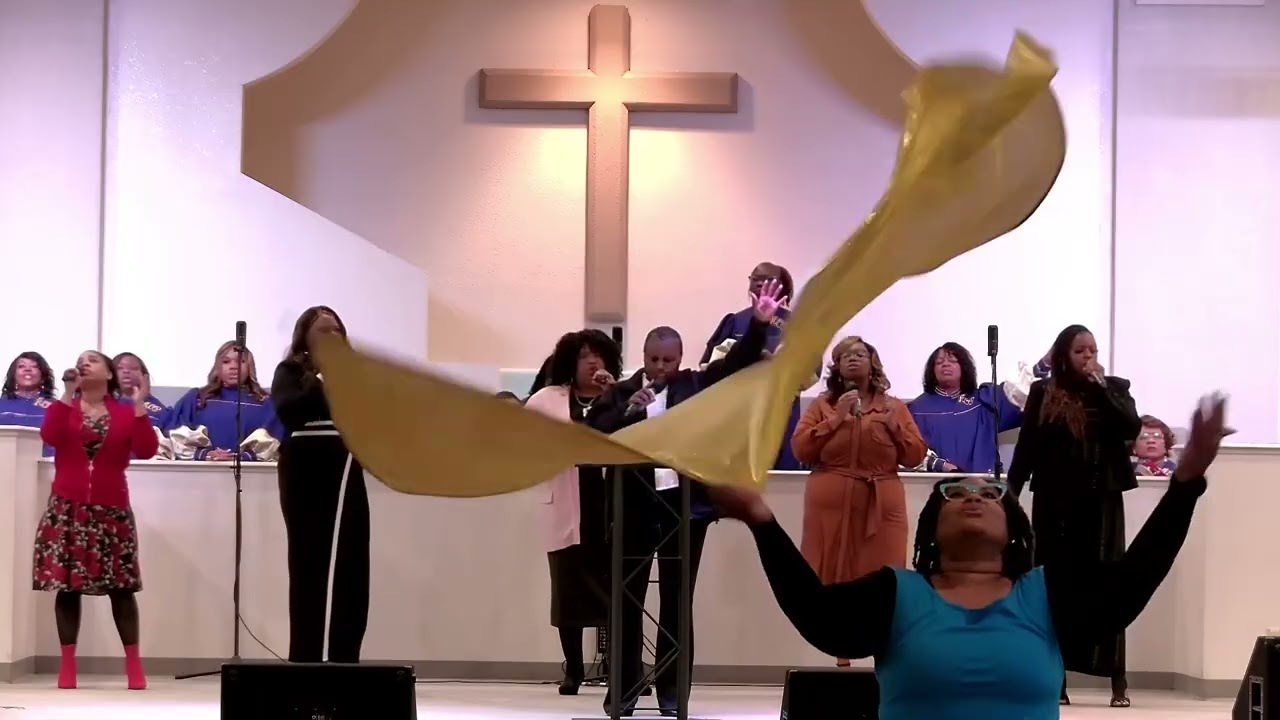 DENISE AND THE HOP PRAISE TEAM SINGING 