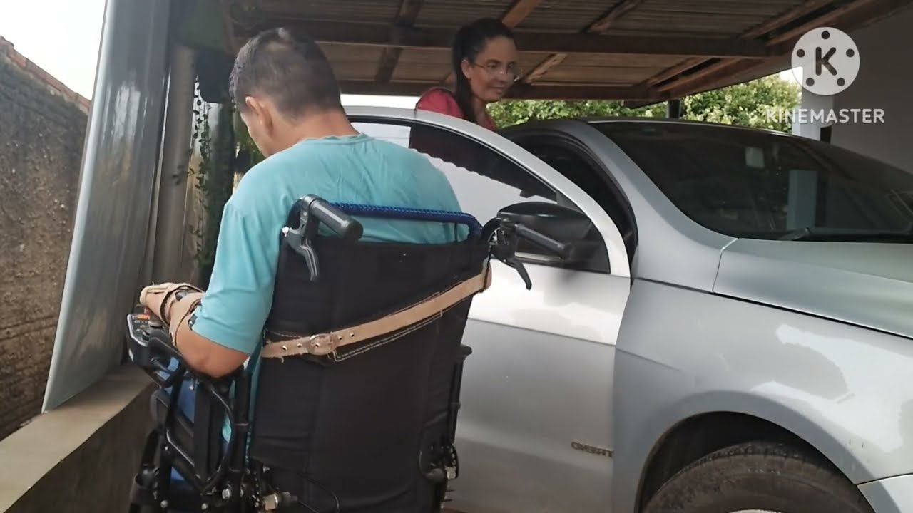 Cadeirante AJUDA A ESPOSA , PNEU DO CARRO FUROU | 