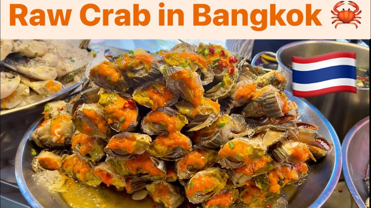 Eating RAW MARINATED CRAB in Bangkok Chinatown 🦀🇹🇭!!!! SO GOOD
