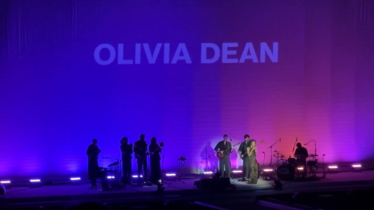So Easy (To Fall In Love) - Olivia Dean | Sabrina Carpenter Short N Sweet Tour 