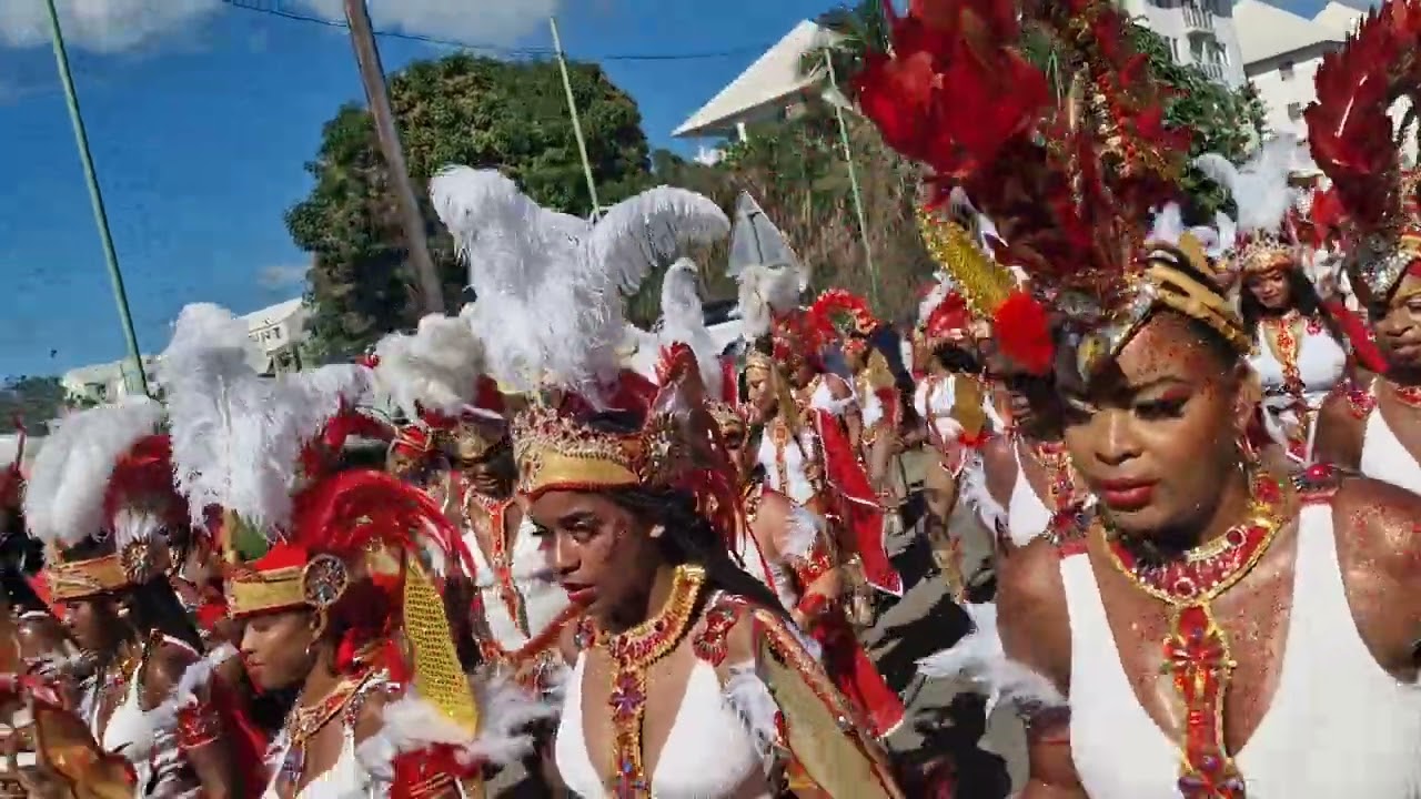 double face carnaval 2024  Guadeloupe très belle vue, belle vidéo