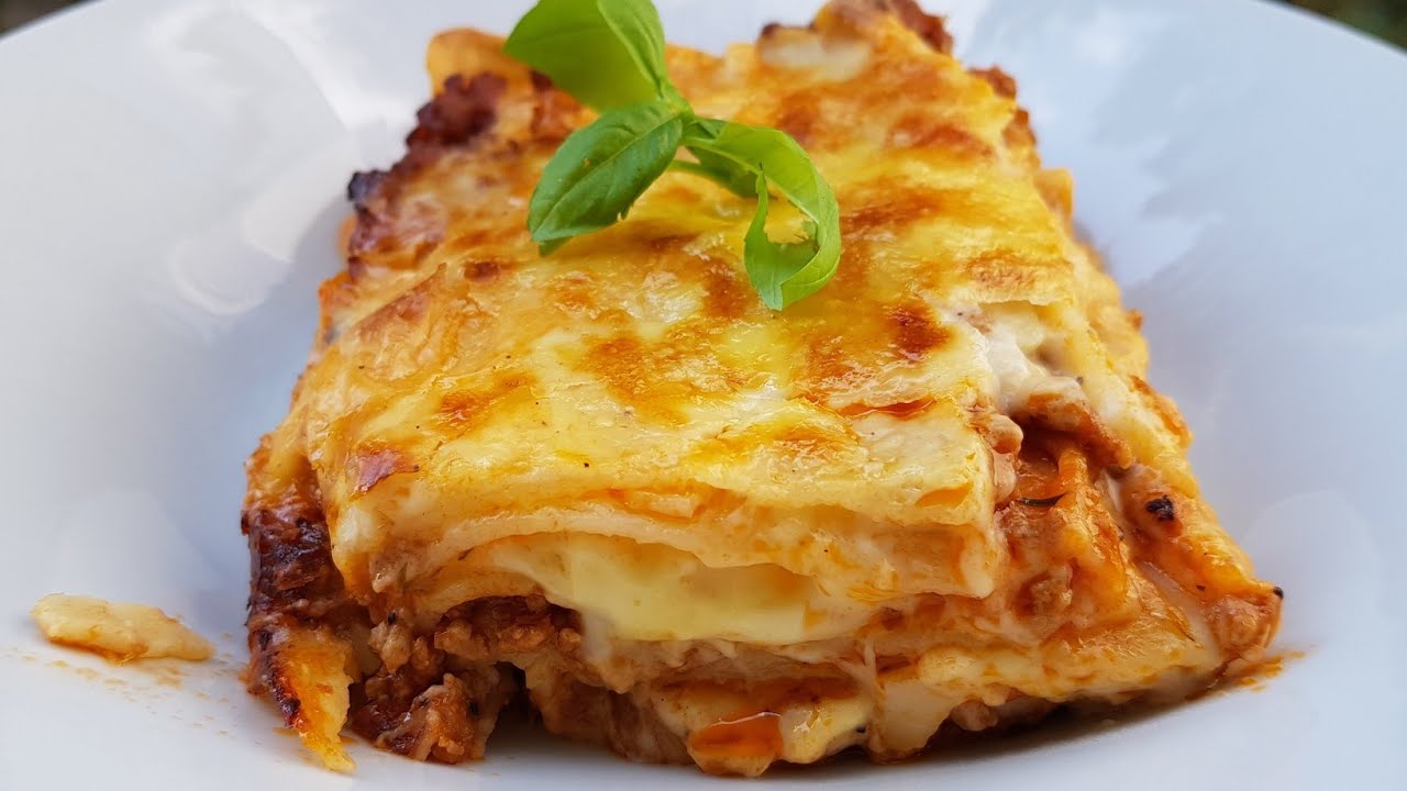 Лазаня с кайма и сос Бешамел!Lasagna with minced meat and Béchamel sauce!