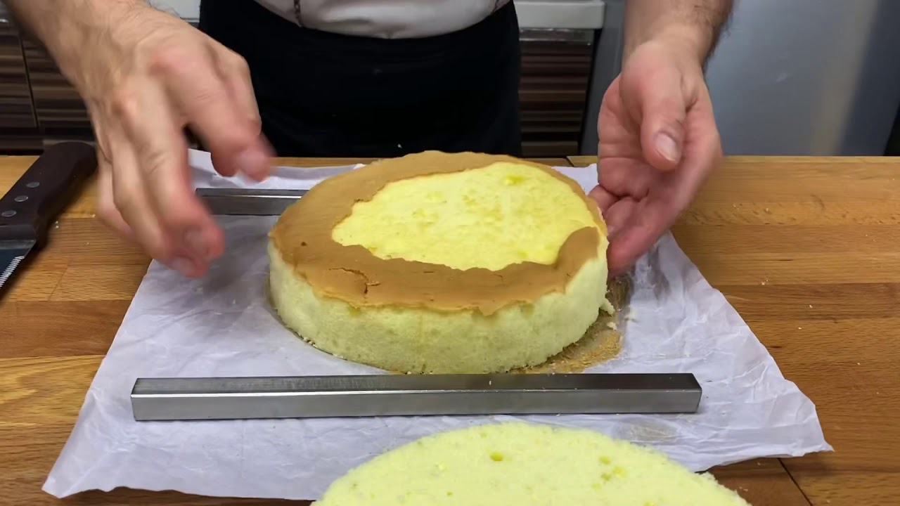 精選忌廉&慕思蛋糕系列-2..鮮栗子忌廉蛋糕.. Featured cream & mousse cake series-2.. Fresh chestnuts cream cake..🌰🌰