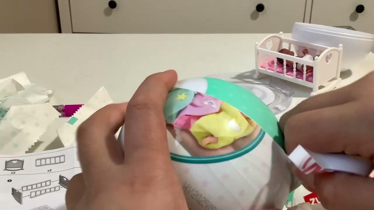 Unboxing mini brands stuffs! 