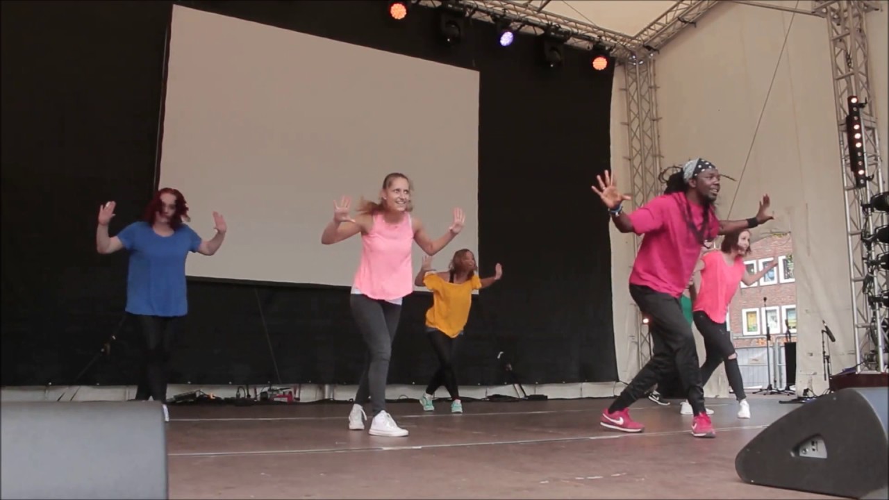 Studio 2 - My Place to Move presents Afro Urban mit Papis Ba beim L&uuml;neburger Stadtfest 2017