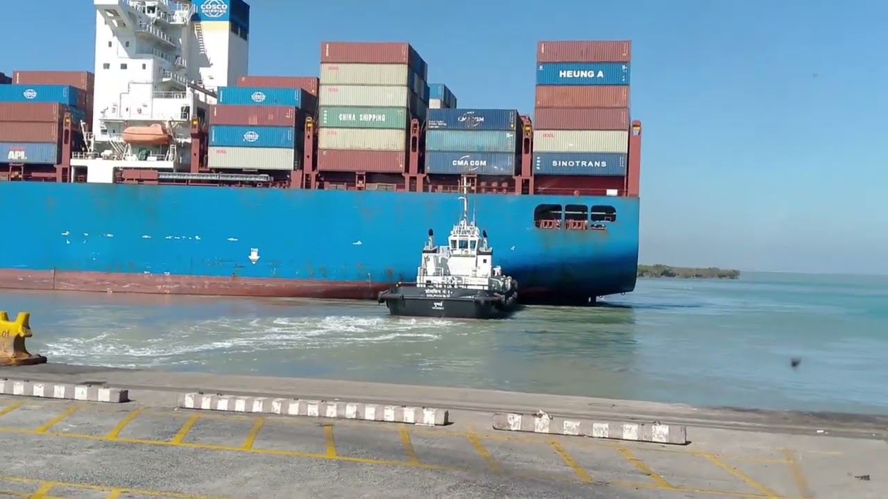 युद्ध का असर हुआ adani पोर्ट पर #ship #viral #youtubeshorts 
