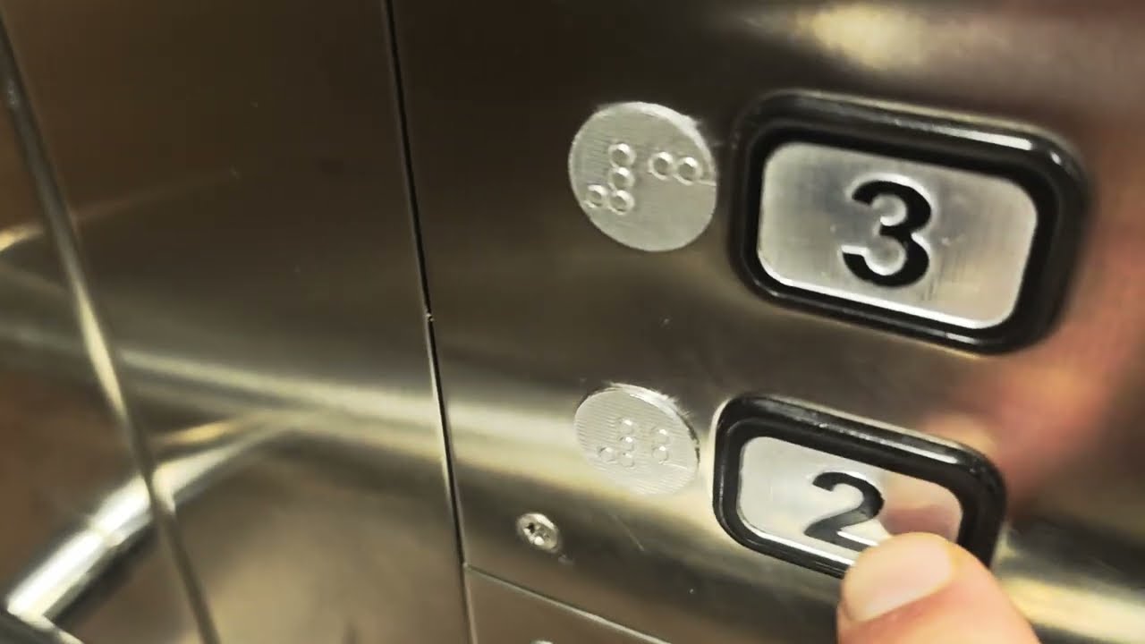 Sweden, Stockholm, Arlanda Airport, 1X elevator