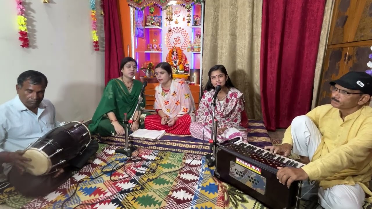 हम तो दुवारे पे आस लगाये बैठे | Maa bhajan | vaishno devi rasdhara gourp 