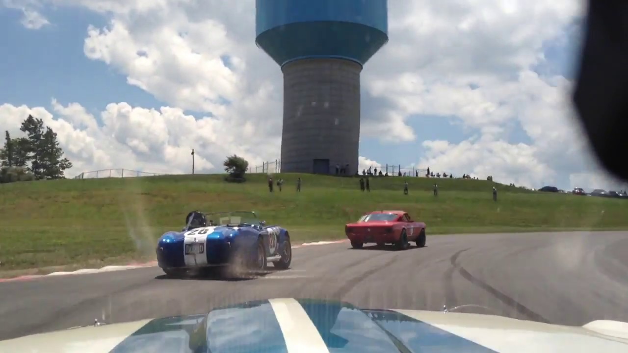 AC Cobra vs. Shelby GT350