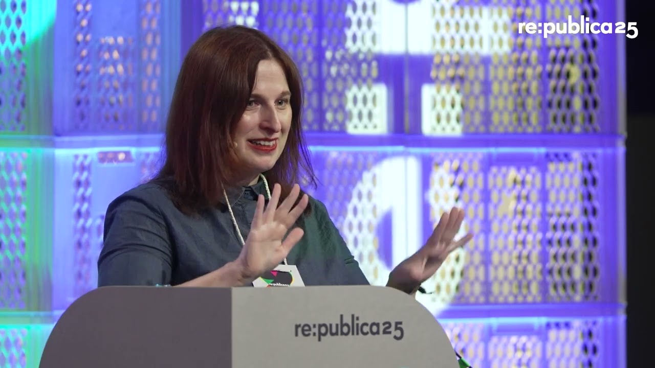 re:publica 25: Natascha Strobl - Vom Schwarzhemd zu TikTok. Postmoderner Faschismus