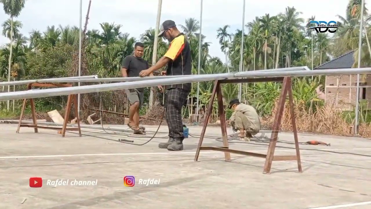 Proses membuat Kombong lapangan bola voli