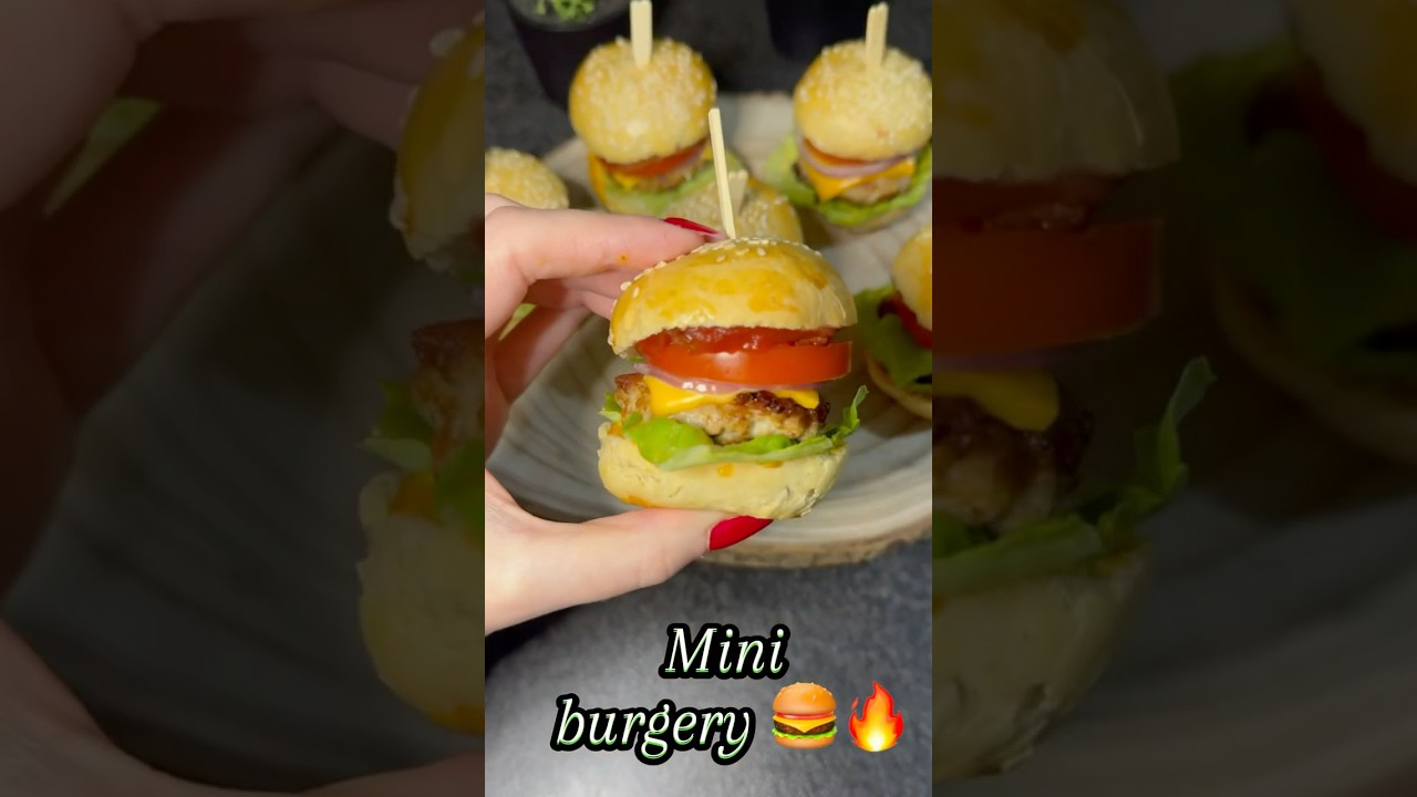 Mini burger-małe,ale pełne smaku!🍔🔥Idealne na imprezę! #burger  #fastfood #przepis #jedzenie
