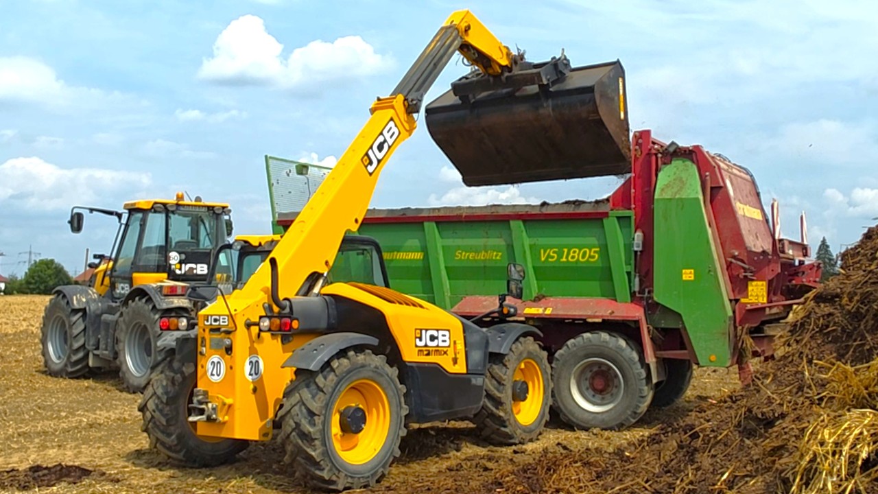 JCB T4i IIIB Teleskoplader lädt Mist & JCB Fastrac 2155 mit Strautmann Streublitz VS 1805 düngt