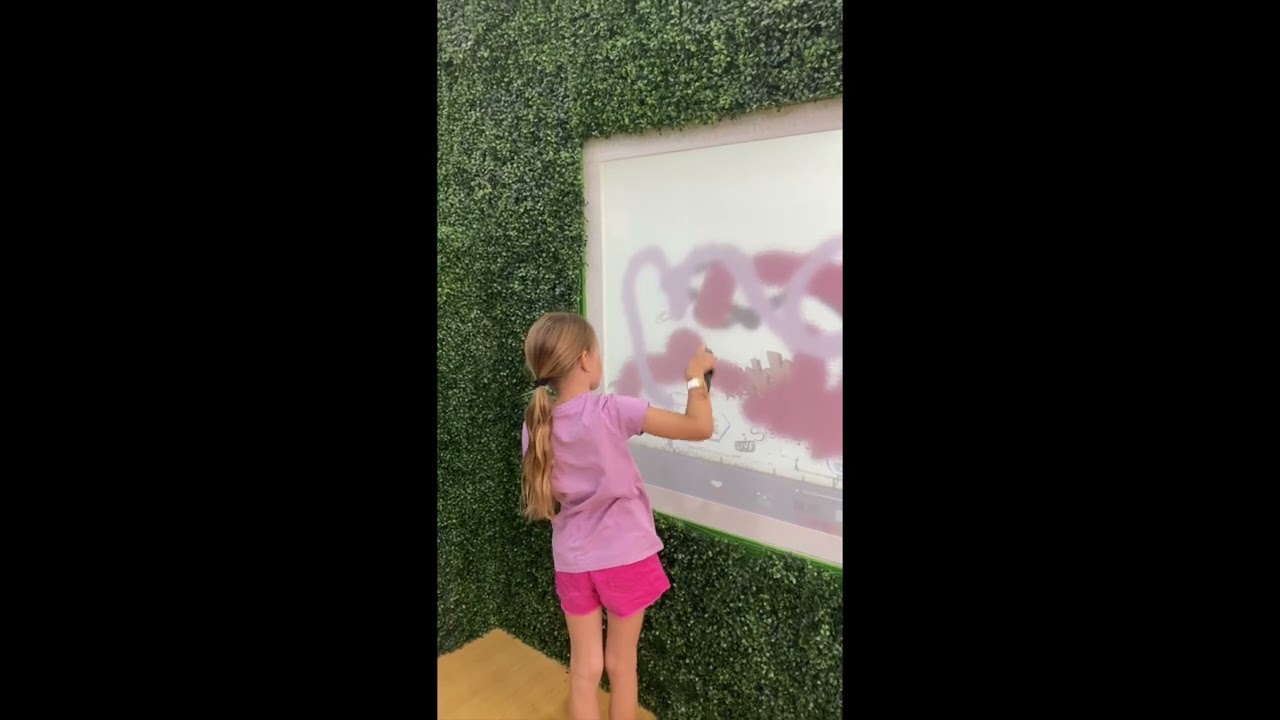 Digital Graffiti Wall - Virtual Graffiti Exhibit