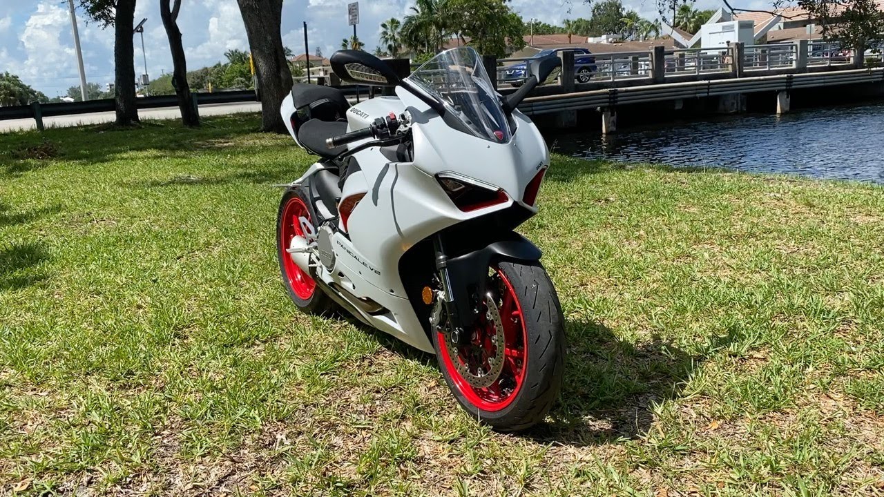2021 DUCATI PANIGALE V2 WALK AROUND VIDEO!