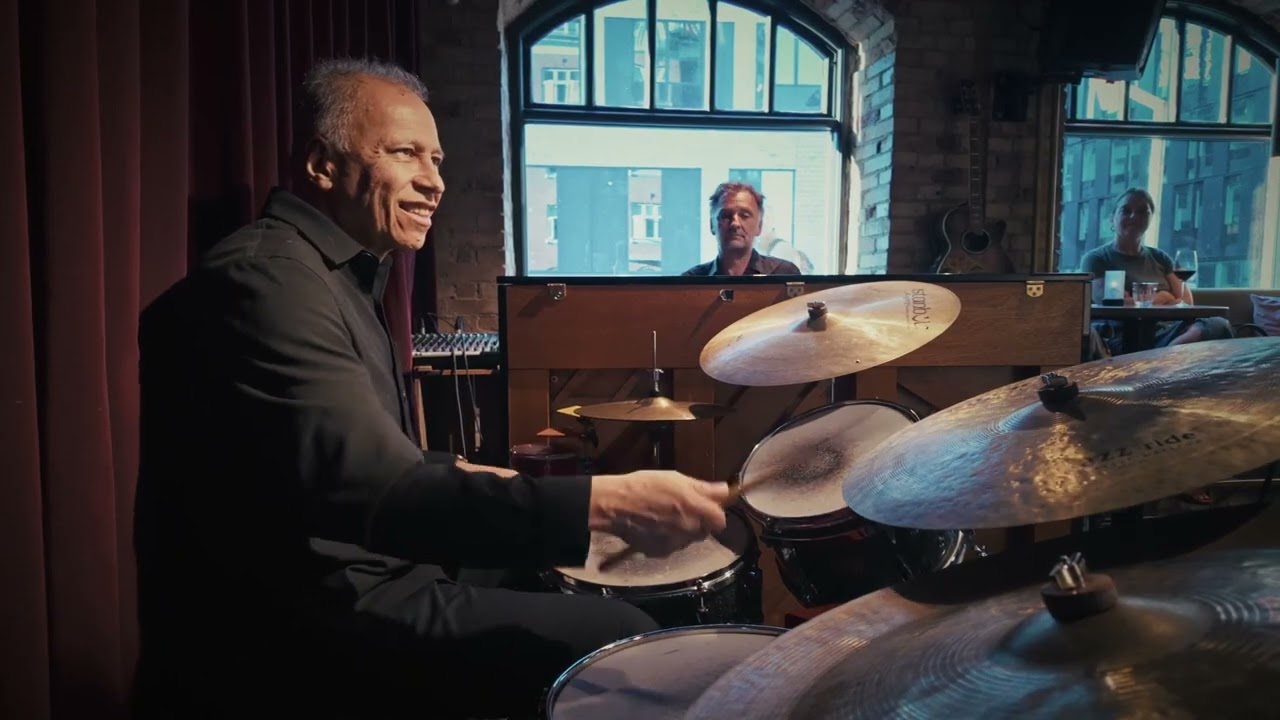 RED BOSSA TRIO 