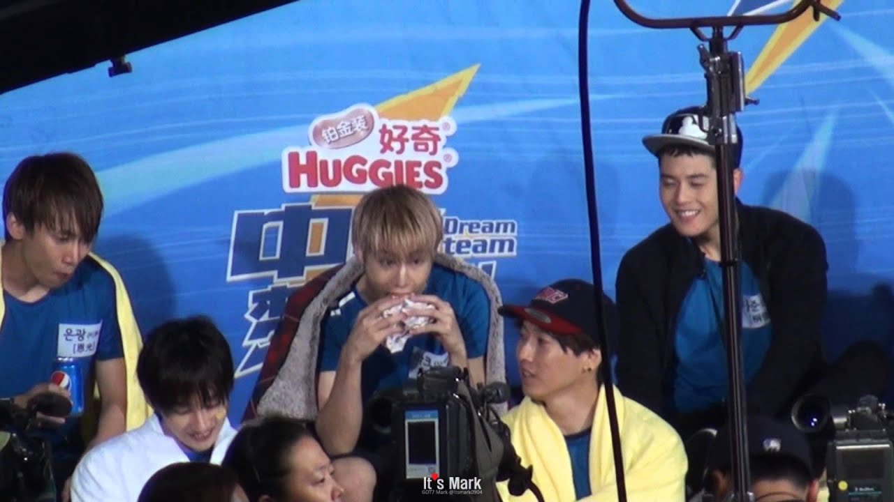 [FANCAM] 150915 DREAM TEAM (#GOT7 #마크 #먹방 ㅋㅋ)