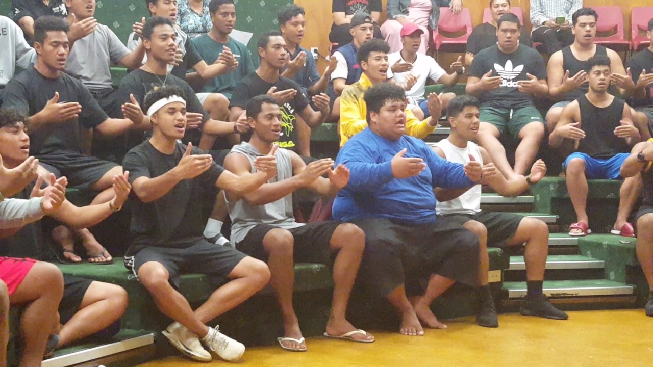 Our Dilworth Boys practicing their maulu'ulu 2017