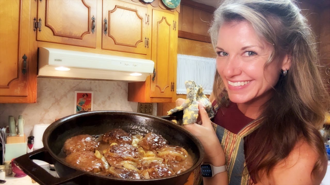Classic Hamburger Steak and Gravy (No Lumps!) 😋