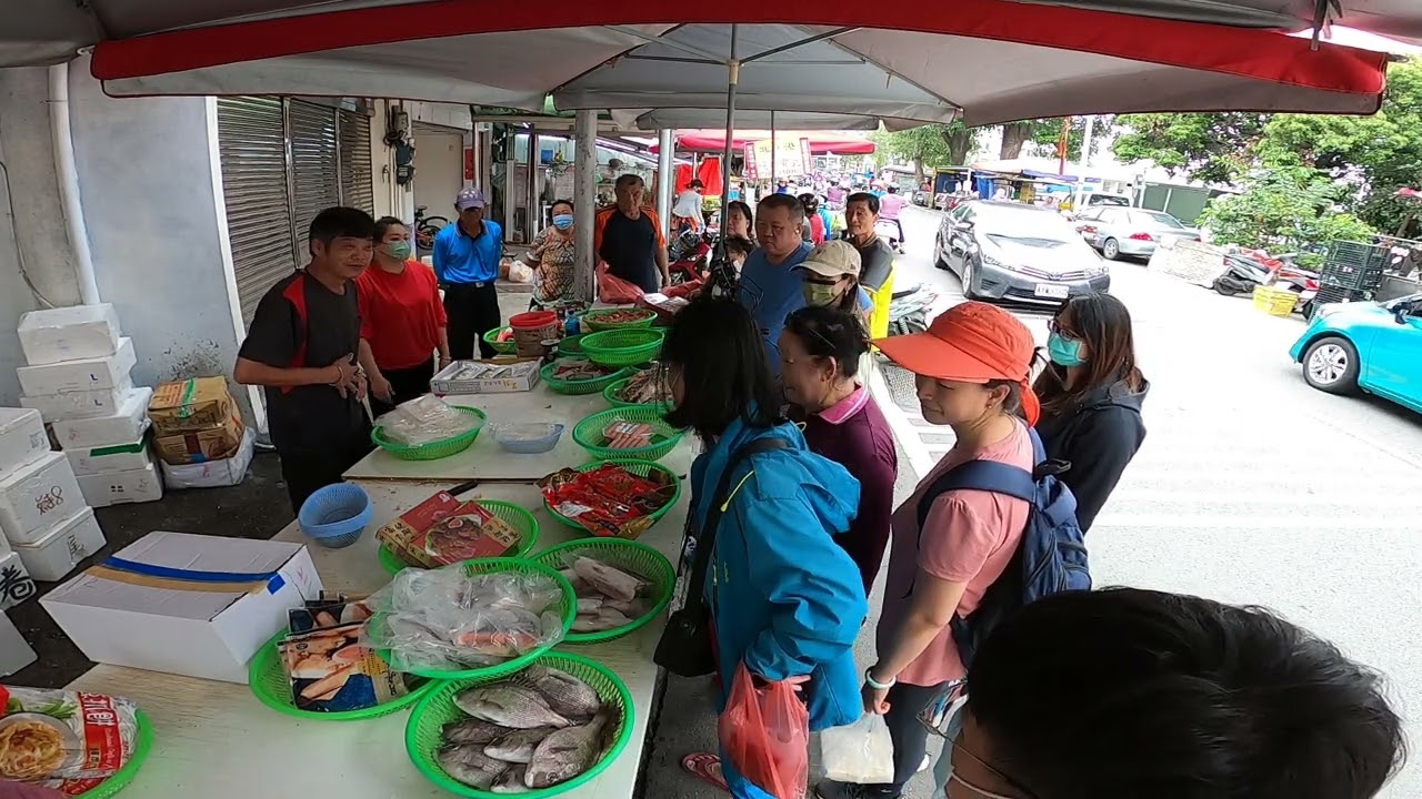 被出價的大叔不爽賣 不到兩分鐘用更低價賣出去 旁邊客人髒話都出來了 台中大肚市場 大肚農會前面50公尺 自治路118號 台中海鮮大叔 海鮮拍賣 海鮮叫賣  叫賣哥 seafood auc