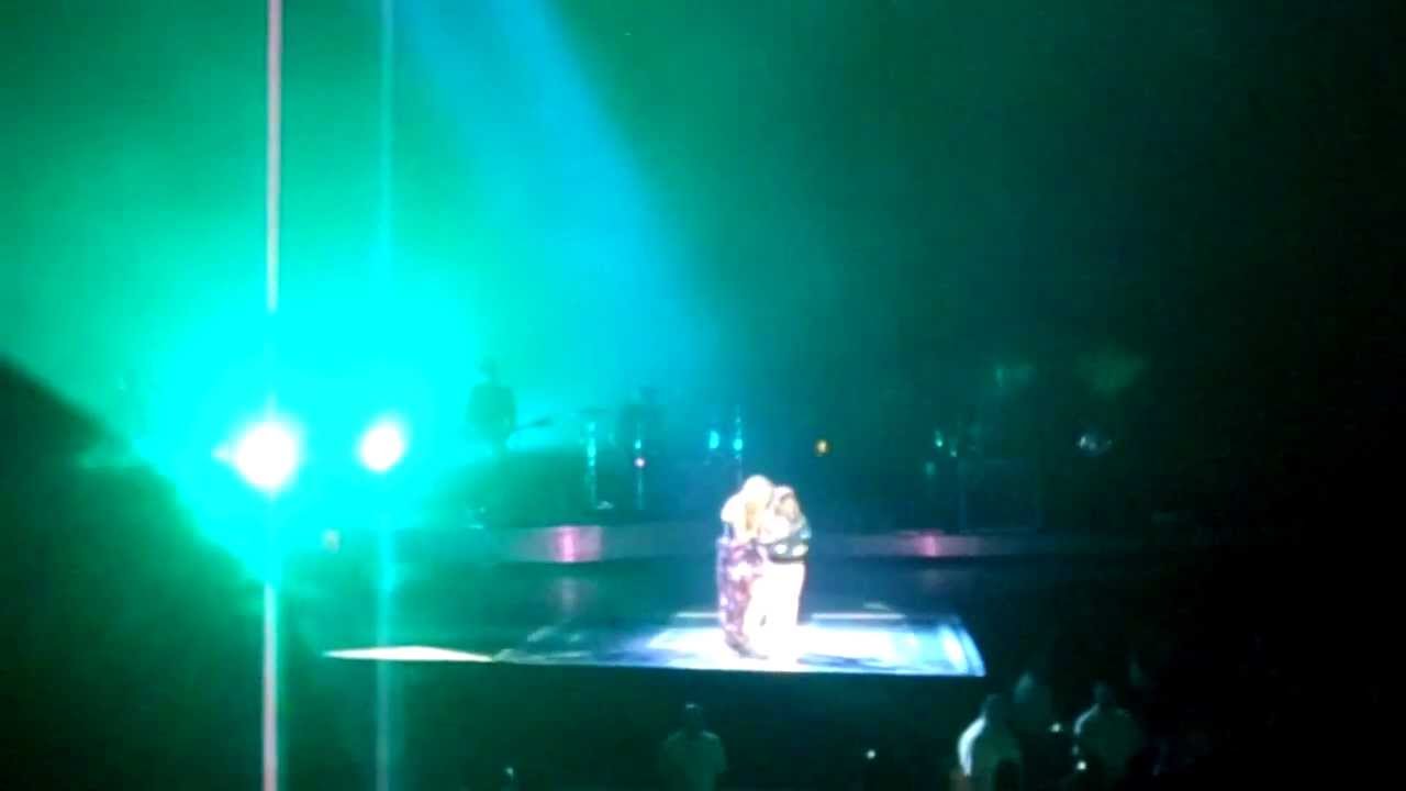 Carrie Underwood sings the National Anthem with a fan! Boise, ID. Blown Away Tour
