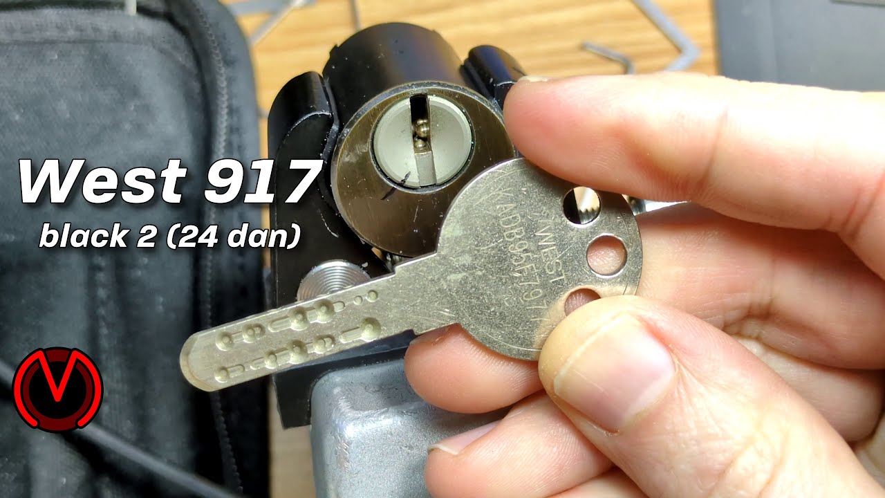 West 917 - pick, no gut - black 2 (24 dan)