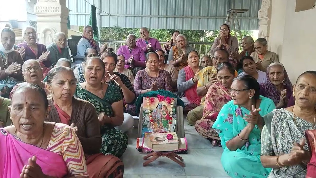  મોરલી વાગે છે મધરાતની રે 