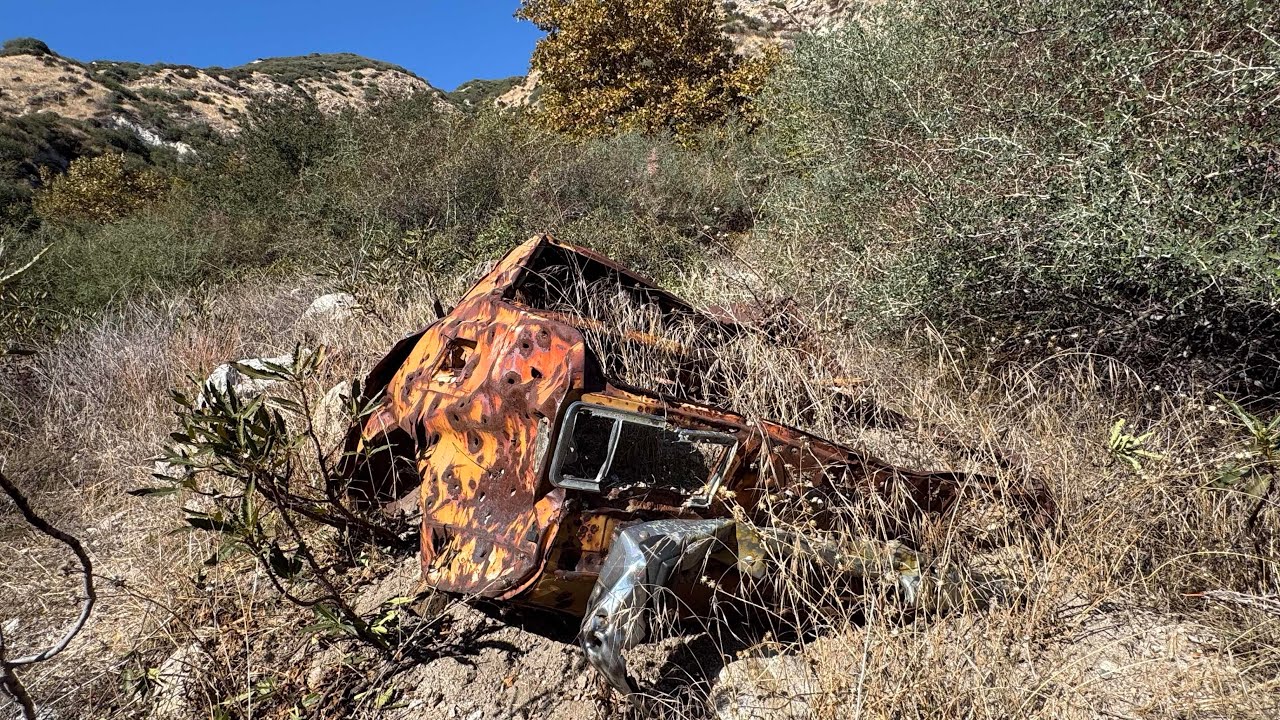 MYSTERIOUS VEHICLE FOUND IN THE HILLS OF CALIFORNIA.