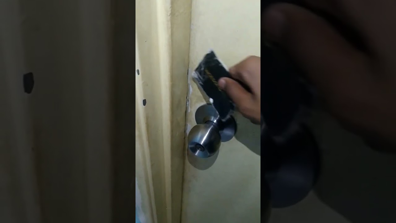 How to unlock a locked door without key in 25sec | easier way | unlock door knob without key
