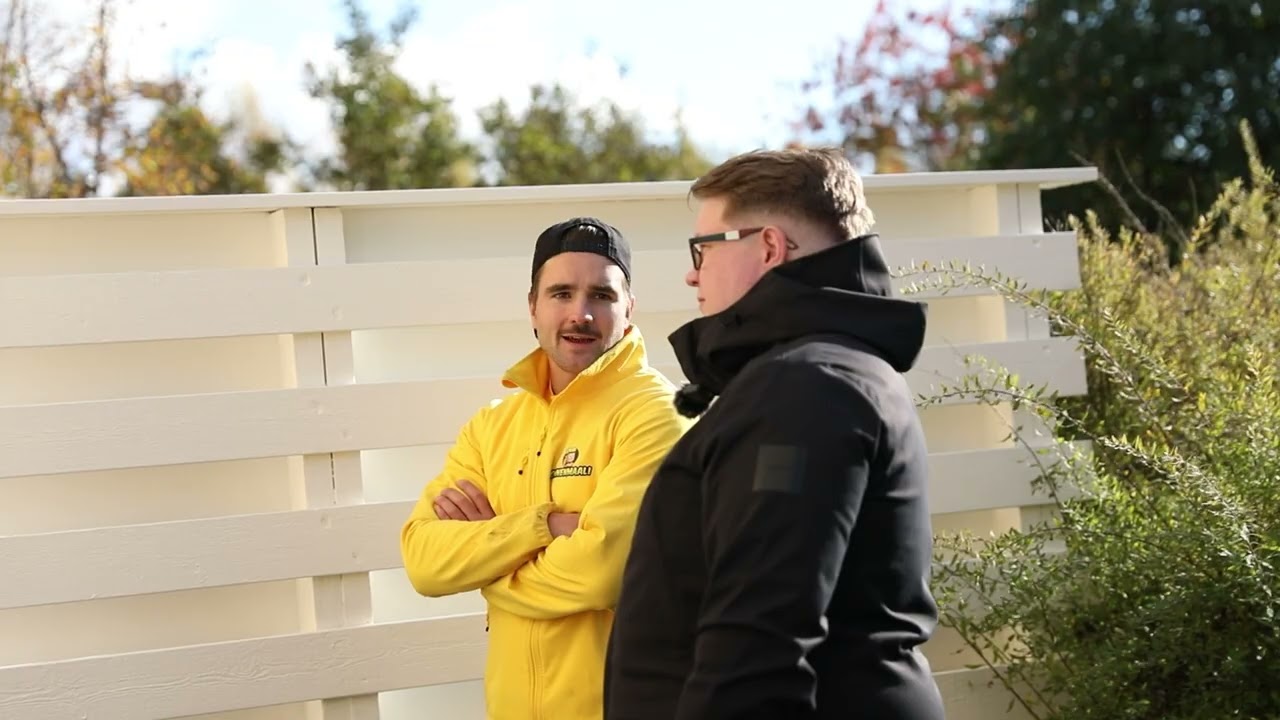 Taloyhtiön tiilikaton maalaus Nokialla
