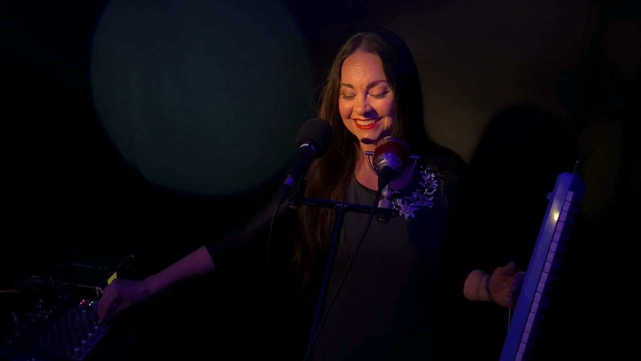 Ani Ma'amin/ Roksana Vikaluk