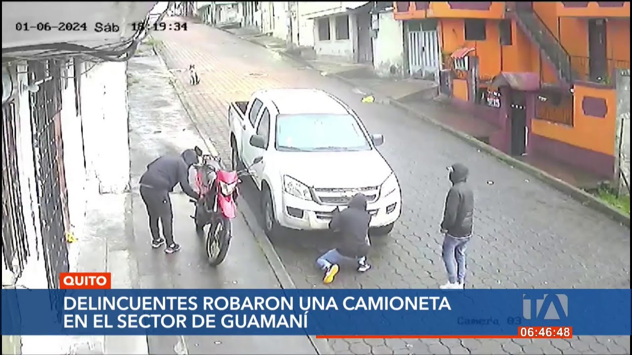 Cámaras de seguridad captan el robo de un vehículo en Guamaní, sur de Quito