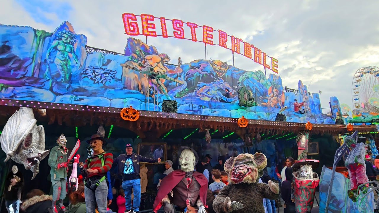 Geisterhöhle Geisterbahn fahren  beim Frühjahrsvolksfest Talavera Würzburg 2025 Kirmes