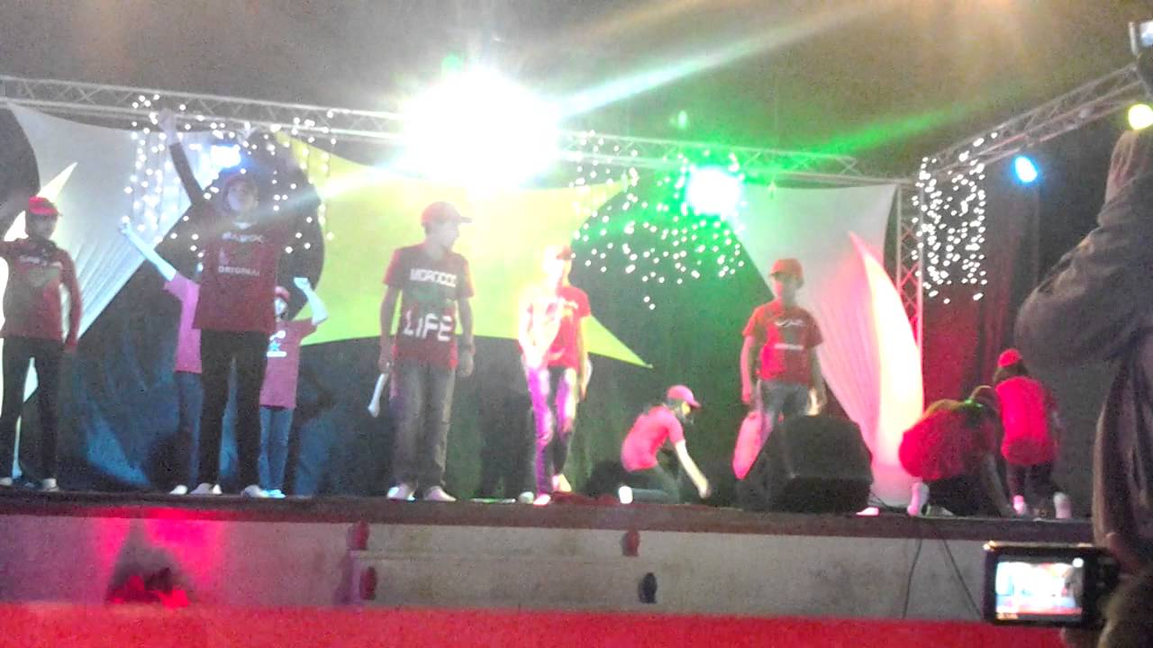 Allah 3lik ya bladi najaba fete de fin d'anne