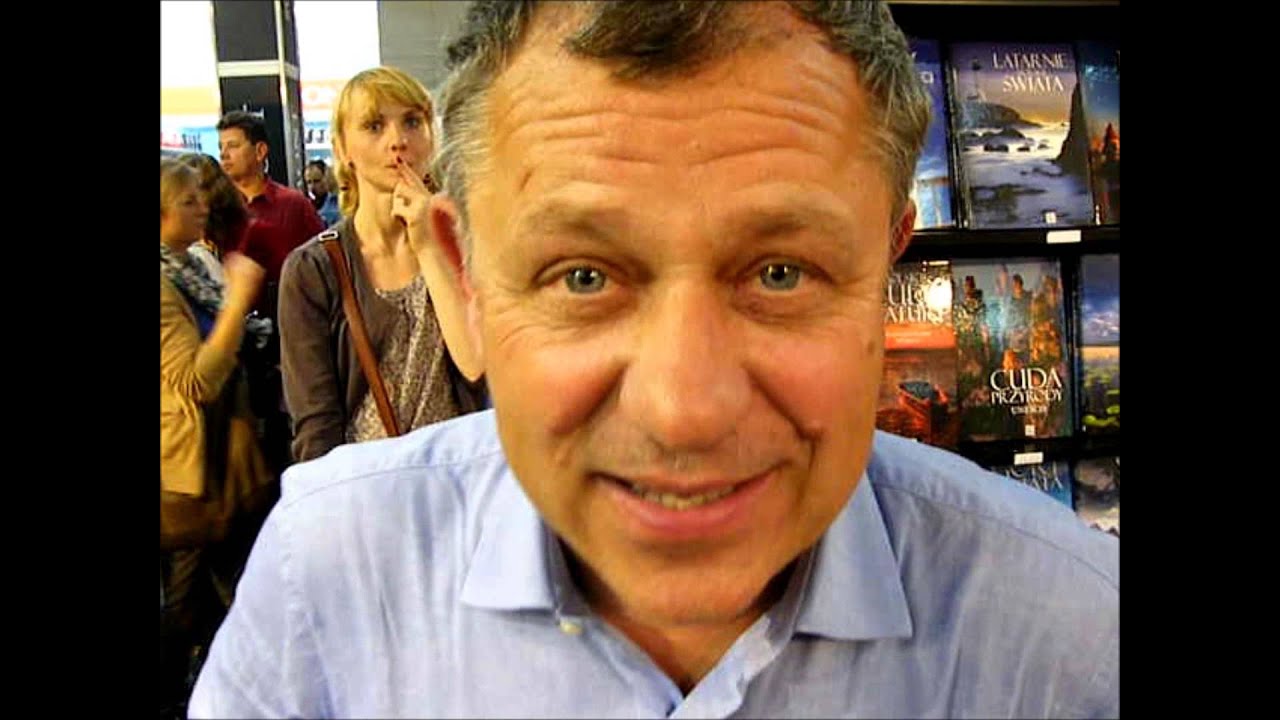 Tadeusz Chudecki, polski aktor telewizyjny i teatralny, pozdrawia GIM13