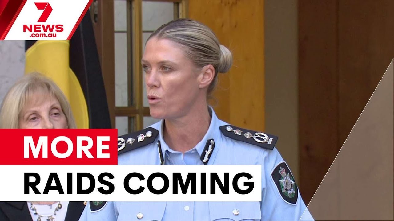 Police probe wider network in Bondi massacre | 7NEWS