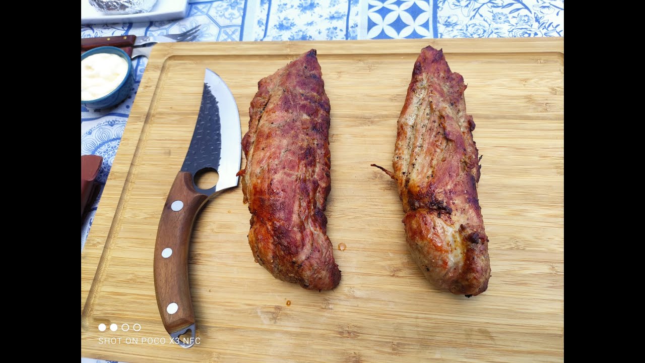 Solomillo de cerdo a la parrilla con Patatas Asadas y Alioli 🔥